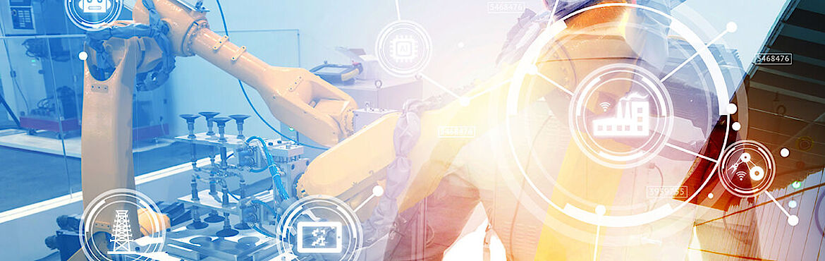 Personen arbeiten gemeinsam an sicherheitsrelevanten Systemanalysen und Risikobewertungen.