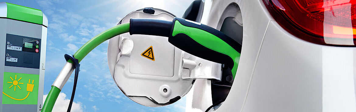 NEU MIT VR! Hochvolt-Ausbildung HV-2 PLUS nach der OVE Richtlinie R19 NEU MIT VR! Hochvolt-Ausbildung HV-2 PLUS nach der OVE Richtlinie R19